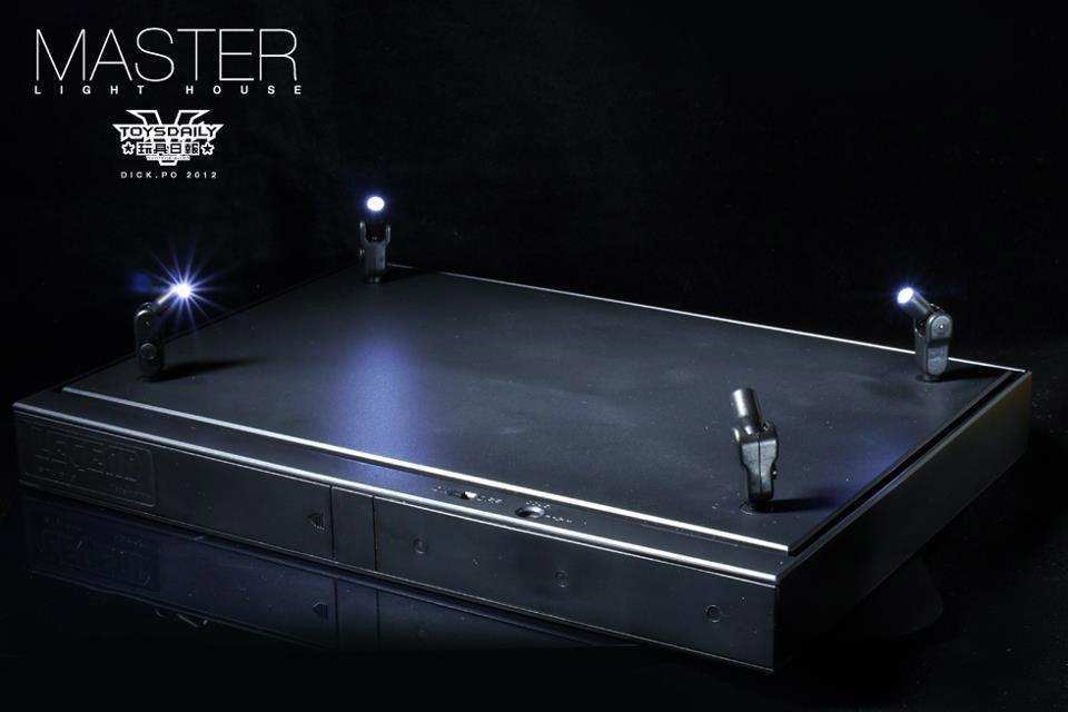 Master Light House Acryl Display Case mit Beleuchtung für 1/6 Actionfiguren (schwarz) HOT TOYS - Smalltinytoystore