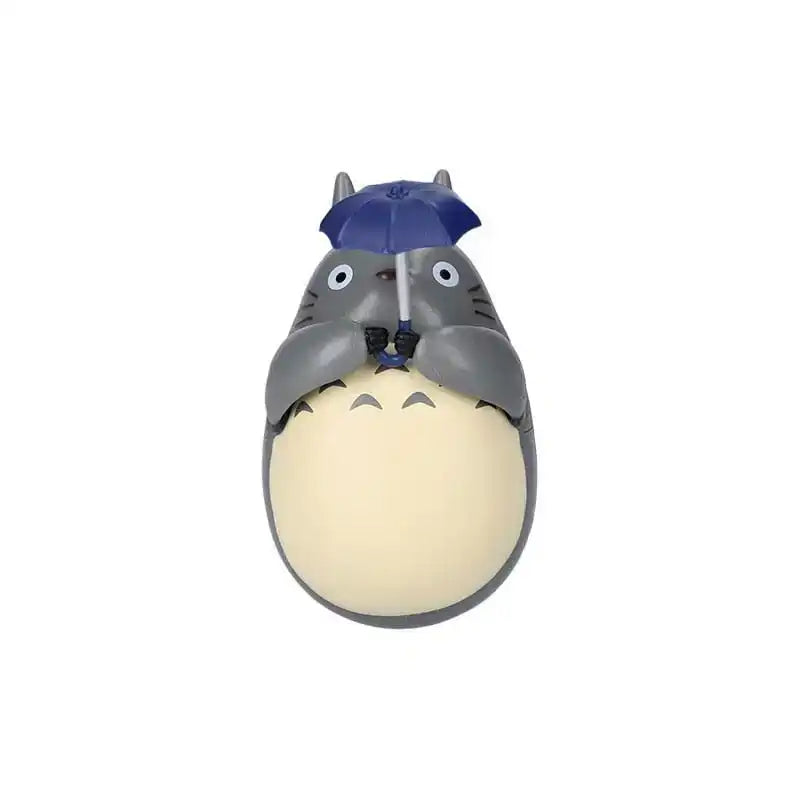 Mein Nachbar Totoro Figur mit rundem Boden Big Totoro with leaf 7 cm - Smalltinytoystore