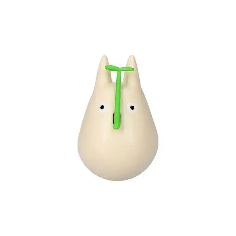 Mein Nachbar Totoro Figur mit rundem Boden Small Totoro with leaf 5 cm - Smalltinytoystore