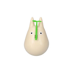 Mein Nachbar Totoro Figur mit rundem Boden Small Totoro with leaf 5 cm - Smalltinytoystore