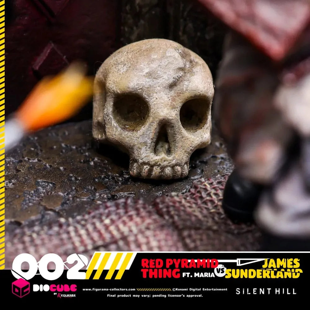 Silent Hill DioCube PVC Diorama Silent Hill 2 Red Pyramid Thing Vs James Sunderland Ft. Maria 15 cm - Smalltinytoystore