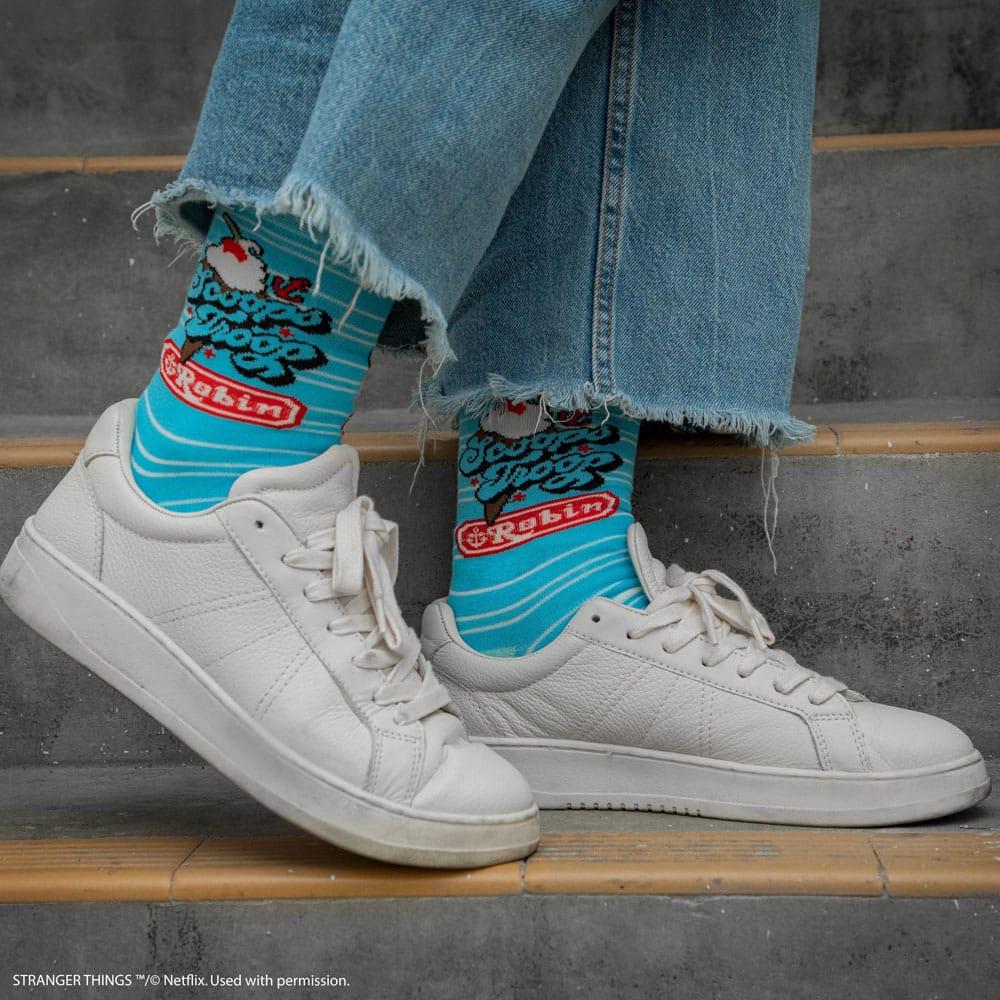 Stranger Things: 1680 Set of 3 Socks - Smalltinytoystore