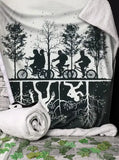 Stranger Things Wurfdecke Black & White 100 x 150 cm