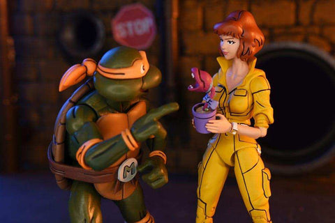 Teenage Mutant Ninja Turtles Ultimate April O'Neil 18 cm - Smalltinytoystore