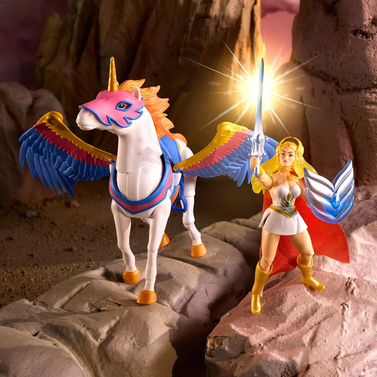 Masters of the Universe Origins™ She-Ra® & Swift Wind™ 2er-Pack inkl. Brauner Mailer