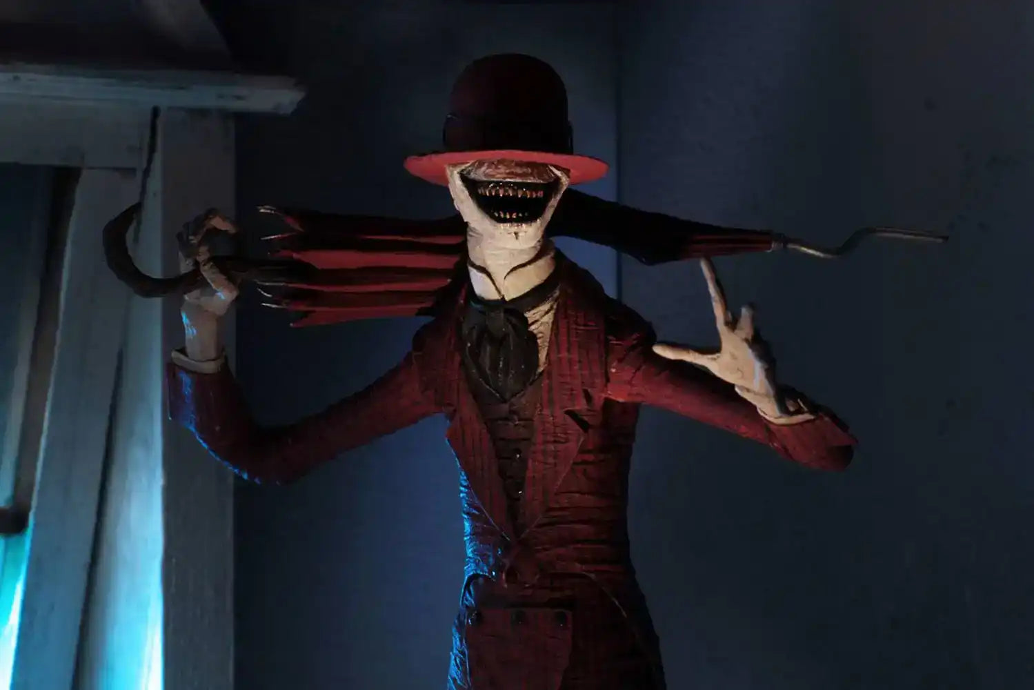 The Conjuring Universe Actionfigur Ultimate Crooked Man 23 cm