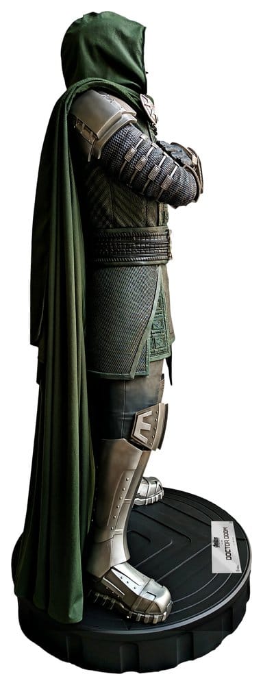Marvel Avengers: Doomsday Lebensgroße Statue Doctor Doom 198 cm