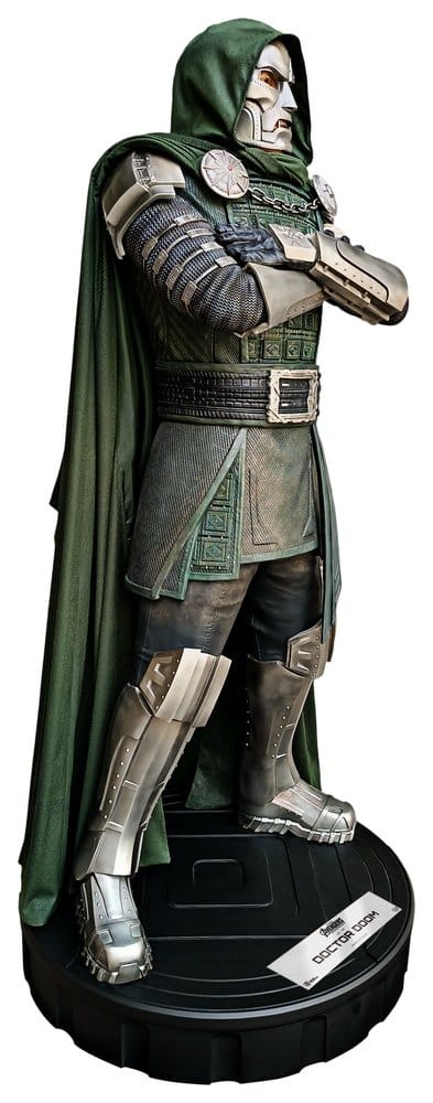 Marvel Avengers: Doomsday Lebensgroße Statue Doctor Doom 198 cm