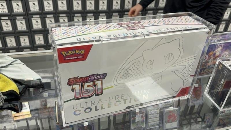 Evoretro Acryl Display Case für Pokemon 151 UPC Box und Mega Charizard X UPC Box 23 x 39 cm