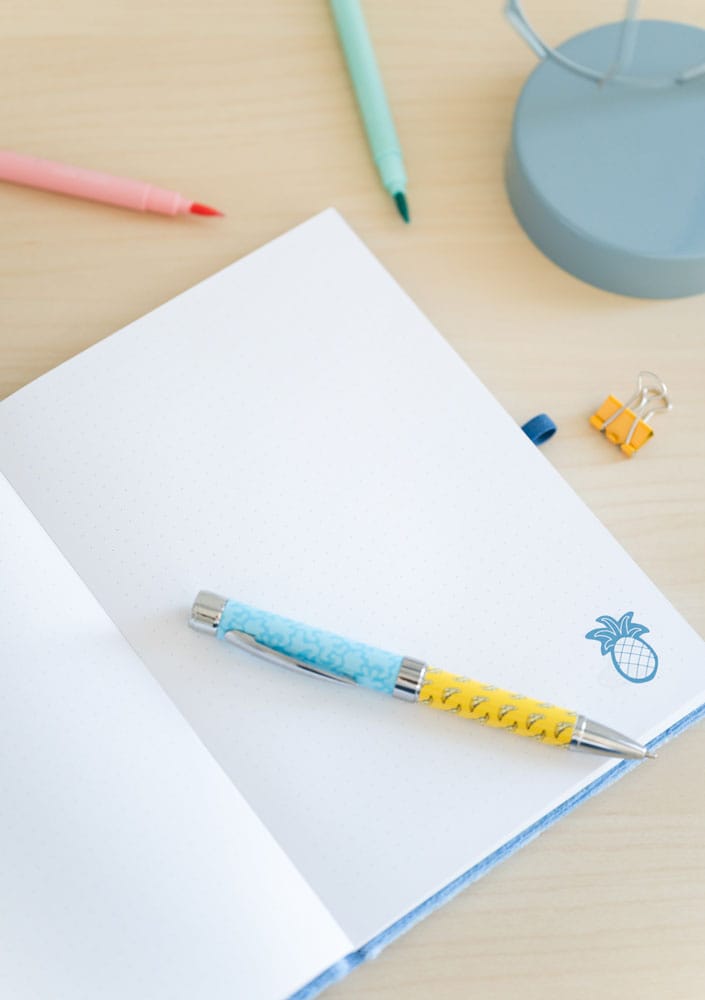 Stitch Premium Plüsch Notizbuch A5 mit Stift Tropical