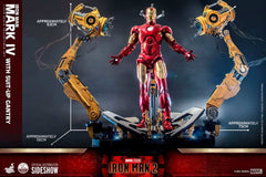 Iron Man 2 1/4 Iron Man Mark IV mit Suit-Up Gantry 49 cm  HOT TOYS