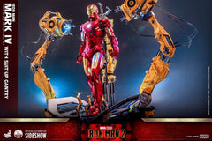 Iron Man 2 1/4 Iron Man Mark IV mit Suit-Up Gantry 49 cm  HOT TOYS