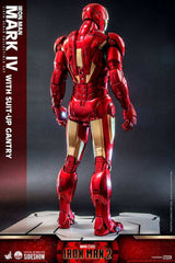 Iron Man 2 1/4 Iron Man Mark IV mit Suit-Up Gantry 49 cm  HOT TOYS