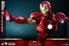 Iron Man 2 1/4 Iron Man Mark IV mit Suit-Up Gantry 49 cm  HOT TOYS