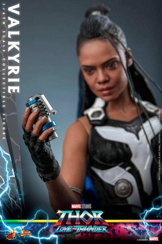 Thor Love and Thunder Masterpiece 1/6 Valkyrie 28 cm HOT TOYS - Smalltinytoystore