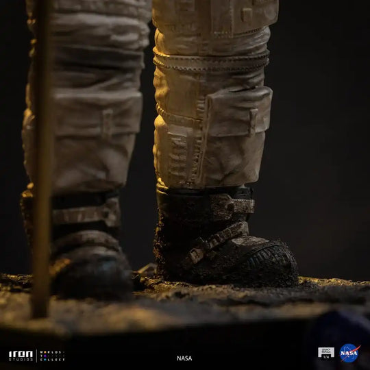 NASA Legacy Replica Statue 1/4 Apollo 11 Astronaut 58 cm
