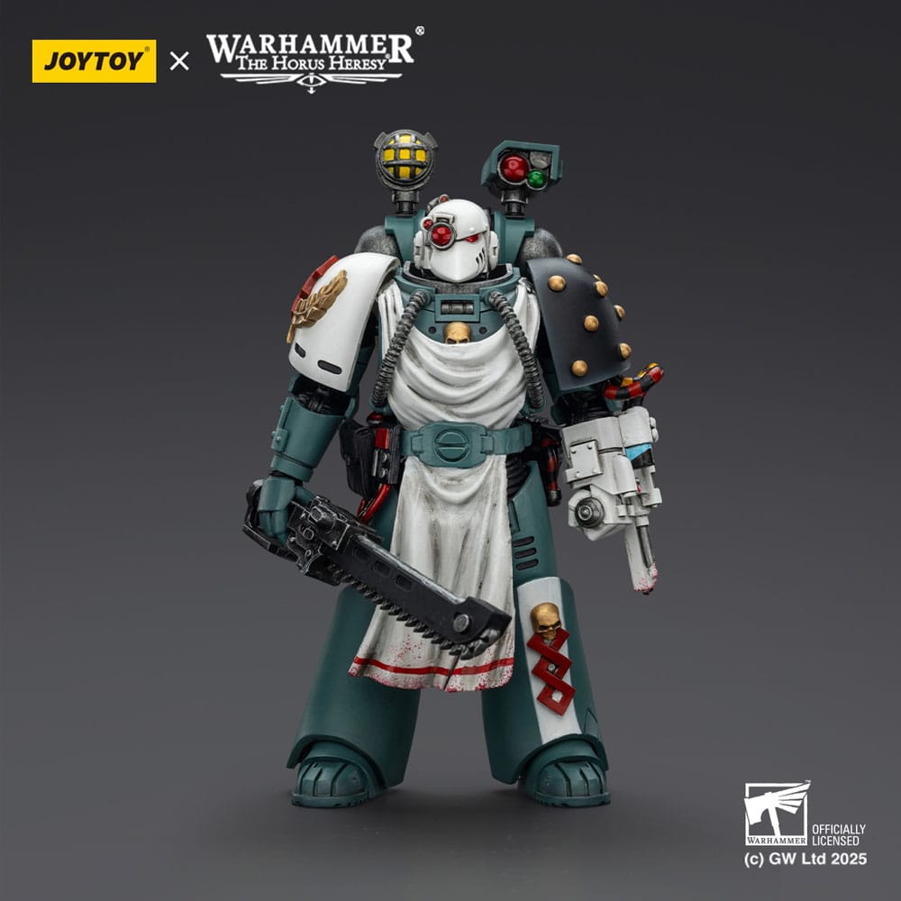Warhammer 40,000: Sons of Horus Actionfigur Legion Apothecary 12 cm