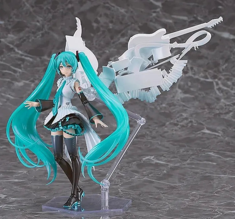 Character Vocal Series 01: Hatsune Miku Plamatea Plastic Model Kit Happy 16th Birthday Ver. 16 cm