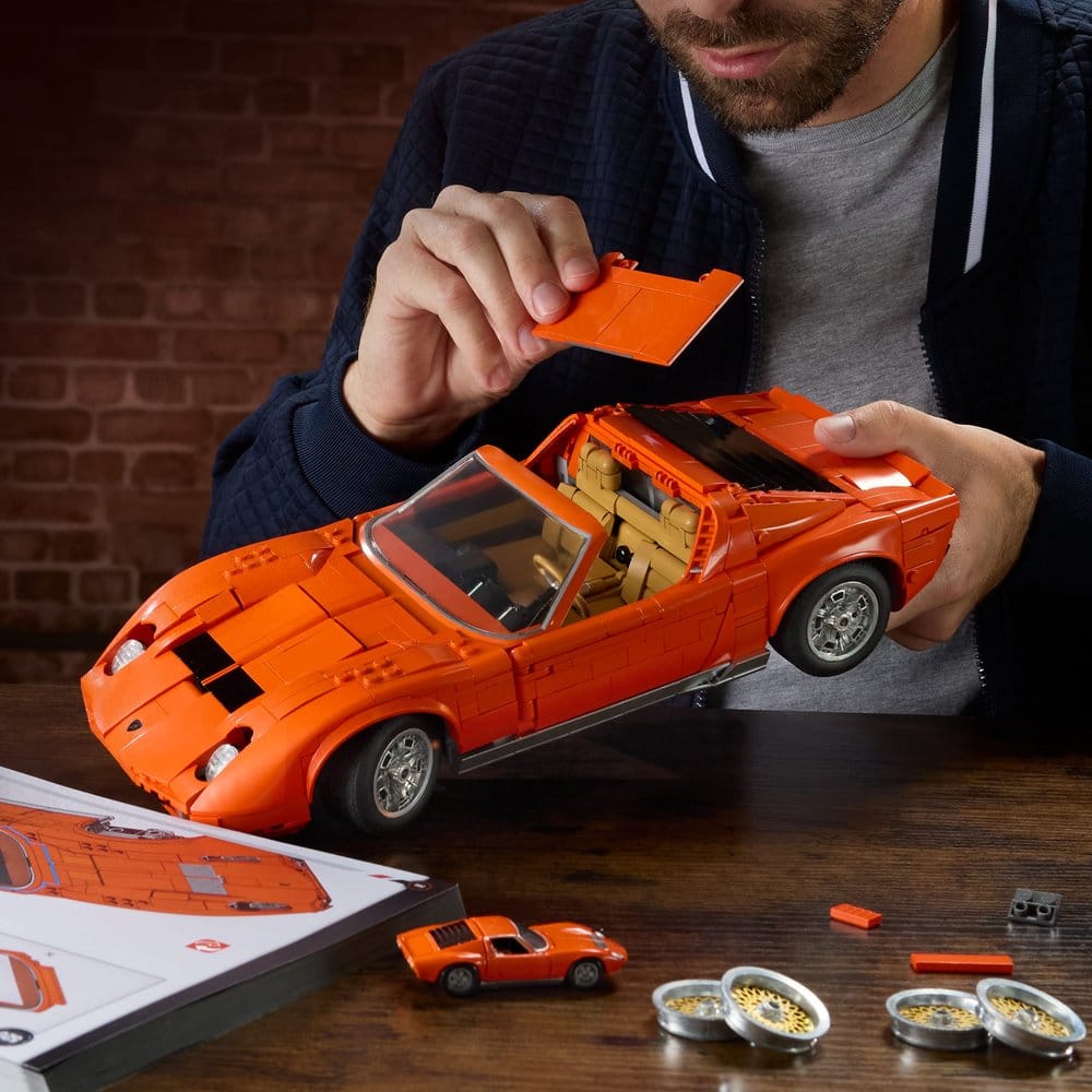 Hot Wheels Premium Mattel Brick Shop Bauset 1/12 Lamborghini Miura P400 SV