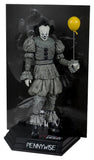 Es Welcome to Derry Movie Maniacs Figur Pennywise (Black &amp; White) 16 cm