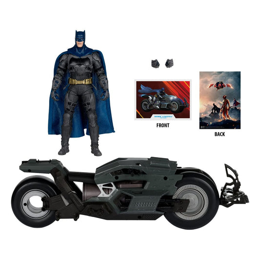 The Flash DC Multiverse Fahrzeug Batcycle with Batman