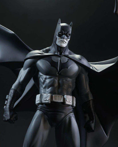 DC Direct Resin Statue Batman Black & White Batman (by Jorge Jimenez) 27 cm - Smalltinytoystore