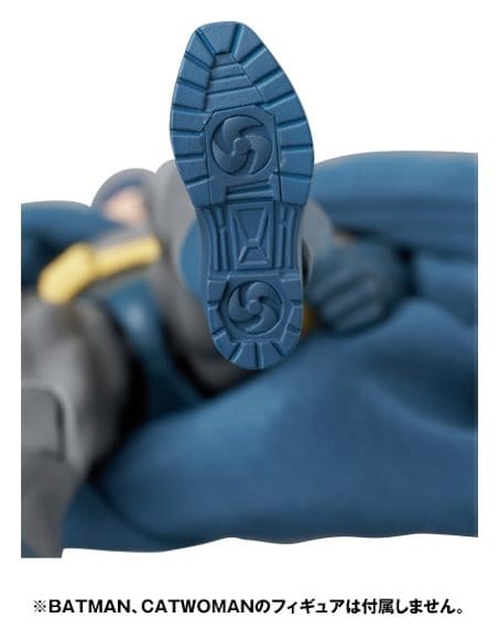 DC Comics MAFEX Actionfigur Bruce Wayne (Batman: Hush Ver.) 16 cm