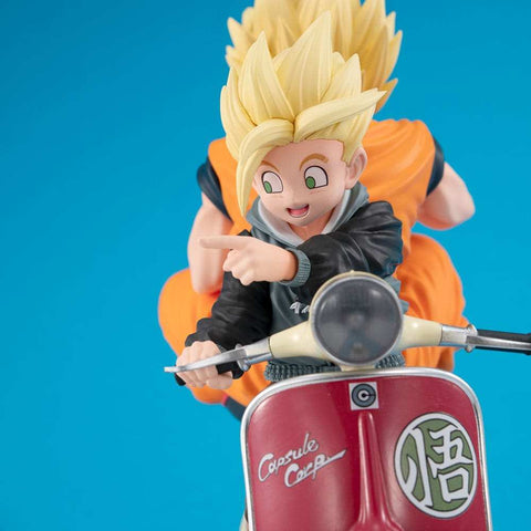 Dragonball Z 05 Desktop Real McCoy PVC Diorama Super Saiyan Son Goku & Super Saiyan Son Gohan & Motorbike 16 cm