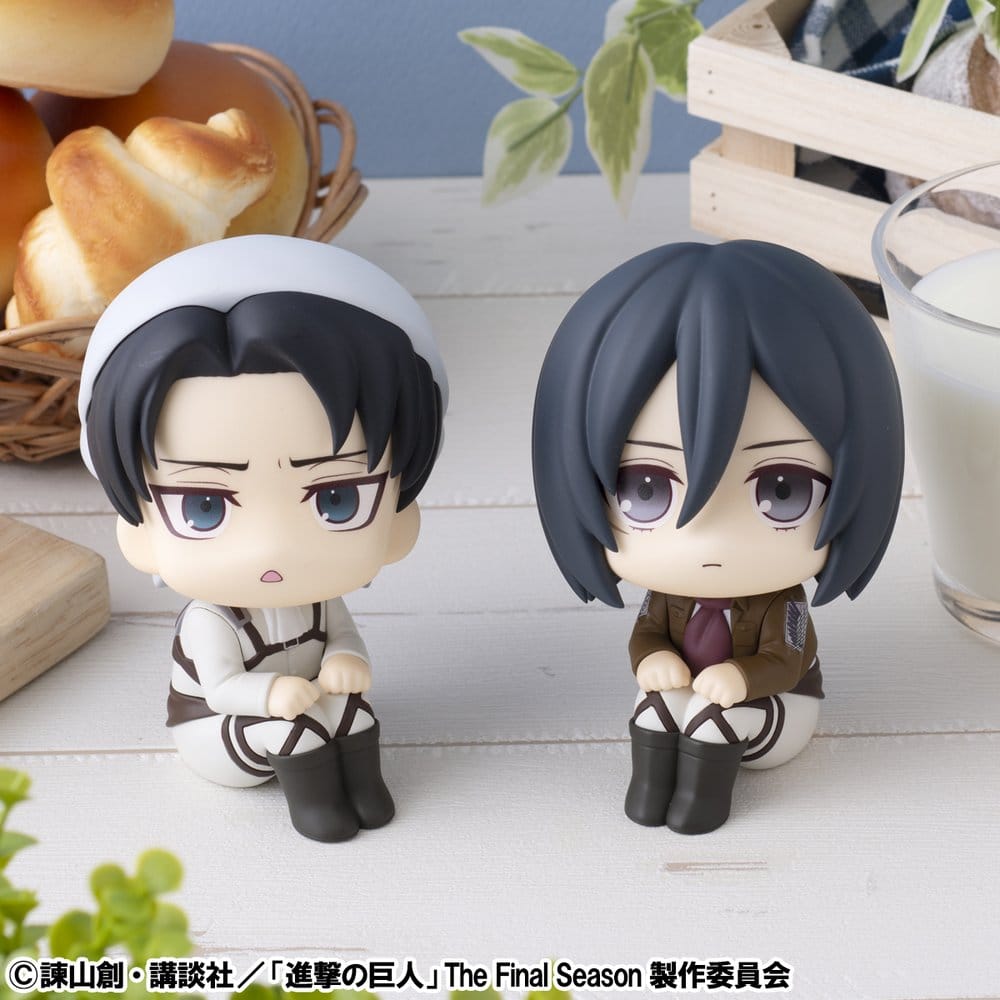 Attack on Titan Look Up PVC Statuen Levi Cleaning up Ver. & Mikasa Ackerman (with gift) 11 cm
