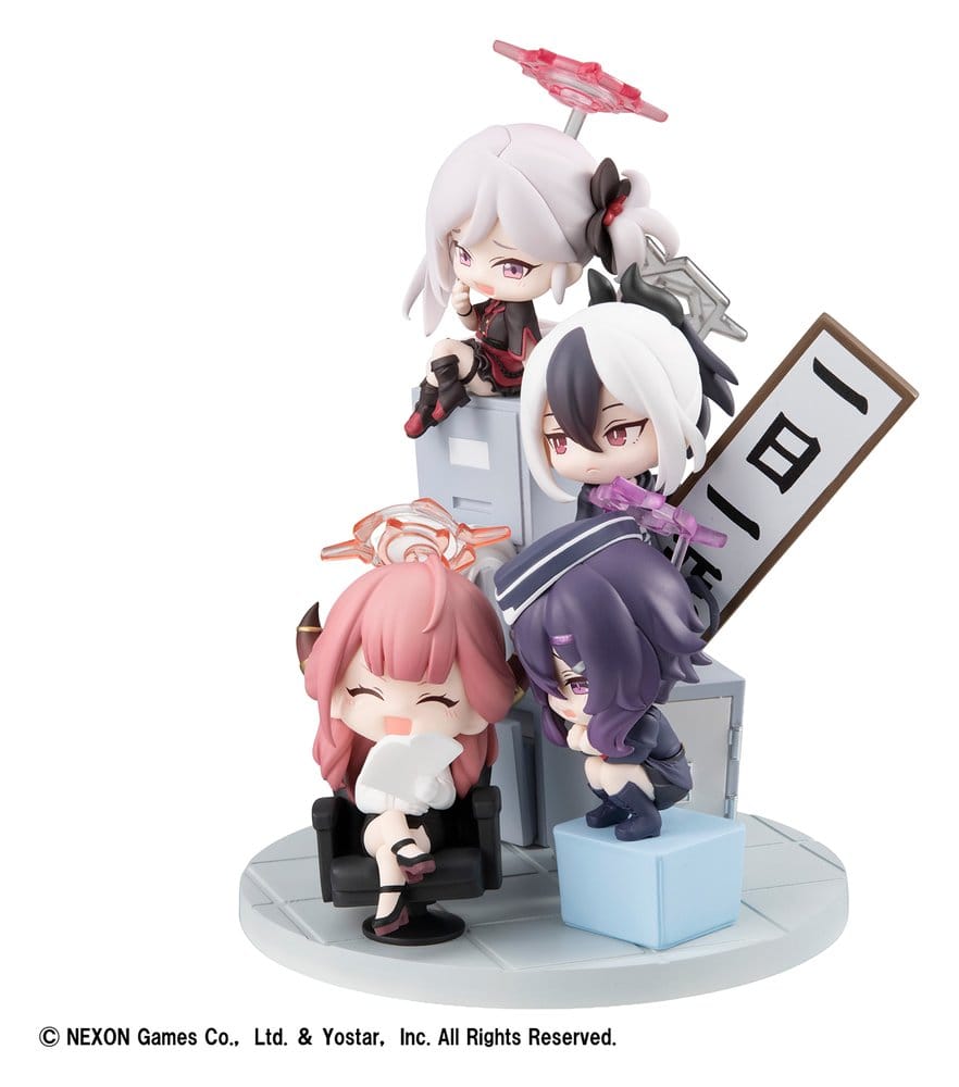 Blue Archive FigUnity PVC Figur 14 cm (with gift)