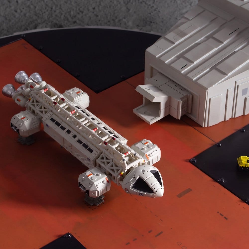 Mondbasis Alpha 1 Spielset Landing Pad (with Eagle Transporter) 46 cm