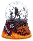 Stranger Things Schneekugel Eddie's Sacrifice 14 cm