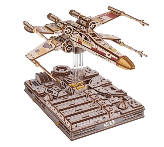 Star Wars Modellbausatz aus Holz Luke Skywalker's X-Wing Starfighter