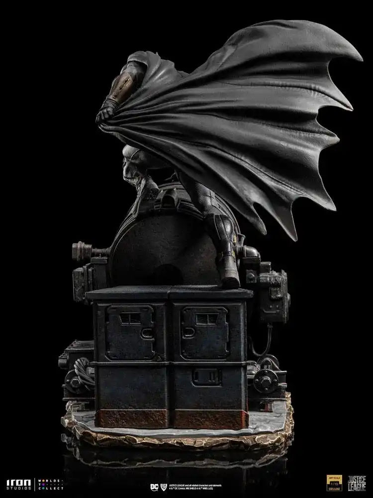 Zack Snyder's Justice League Deluxe Art Scale Statue 1/10 Batman on Batsignal 28 cm - Smalltinytoystore