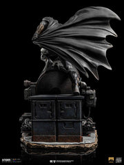 Zack Snyder's Justice League Deluxe Art Scale Statue 1/10 Batman on Batsignal 28 cm - Smalltinytoystore