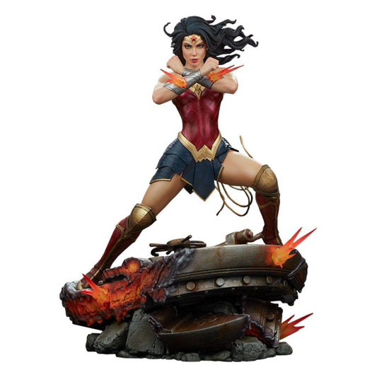 DC Comics Premium Format Statue Wonder Woman: Saving the Day 50 cm - Smalltinytoystore